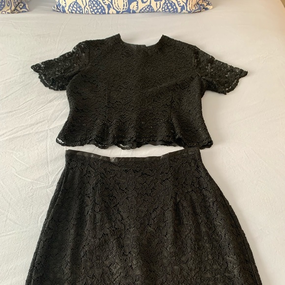 Two piece black lace cocktail outfit - Picture 2 of 5